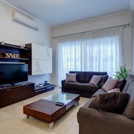 Gorgeous Apartment With Terrace In Fort Cambridge, Pool Sliema Exterior foto