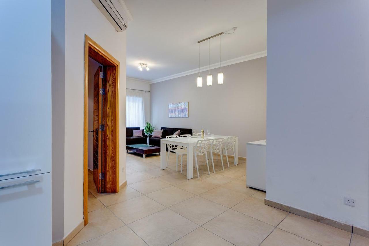 Gorgeous Apartment With Terrace In Fort Cambridge, Pool Sliema Exterior foto