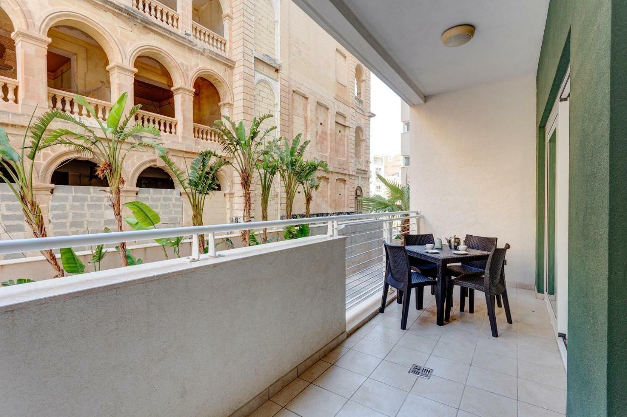 Gorgeous Apartment With Terrace In Fort Cambridge, Pool Sliema Exterior foto